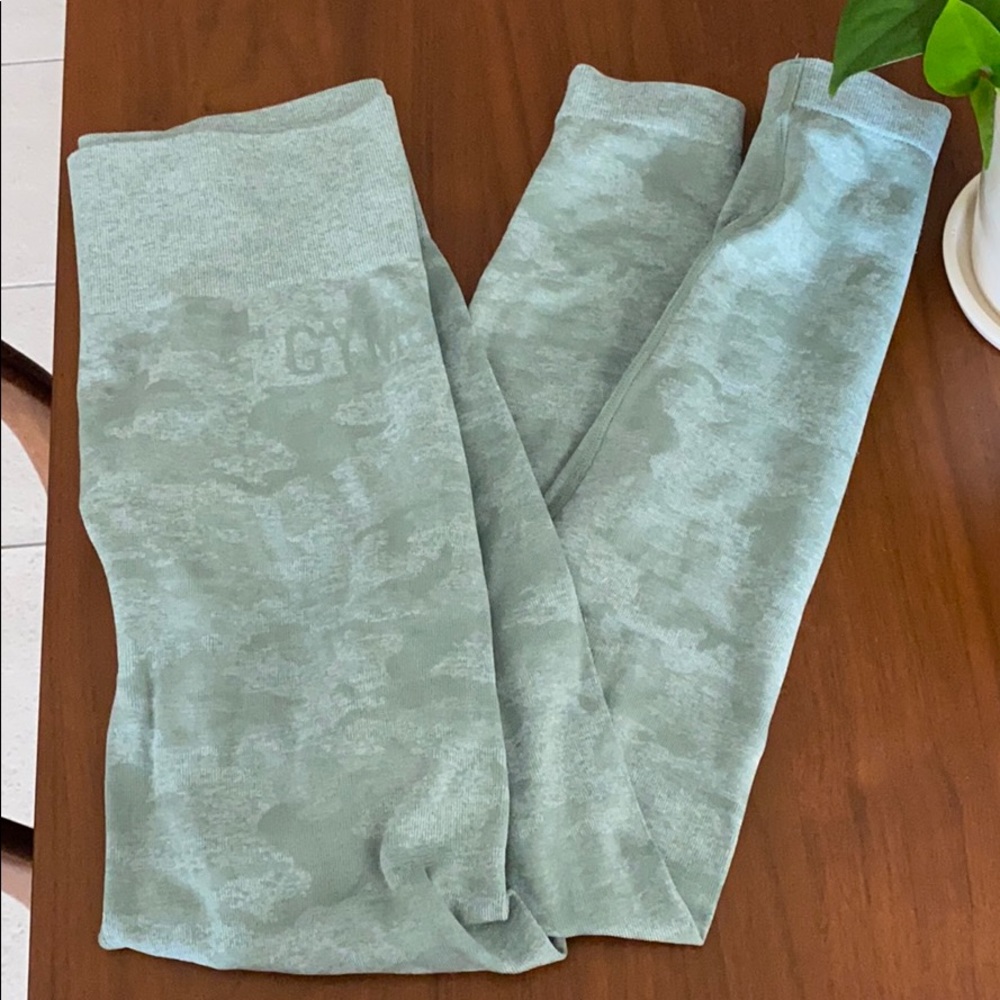 Gymshark Camo seamless in green
